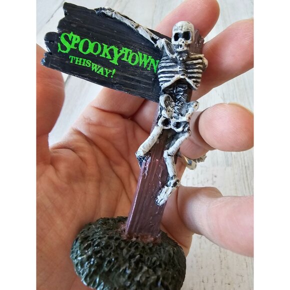 Lemax spookytown sign skeleton Halloween decor accessory - Picture 6 of 7